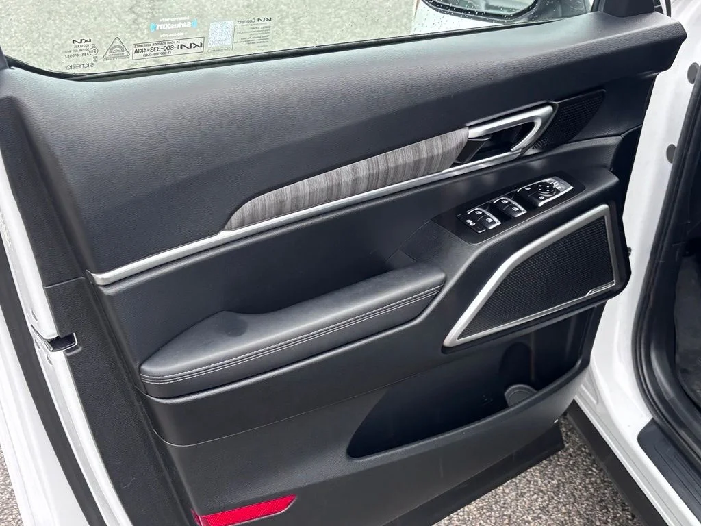 Used 2023 White Kia EX image 8