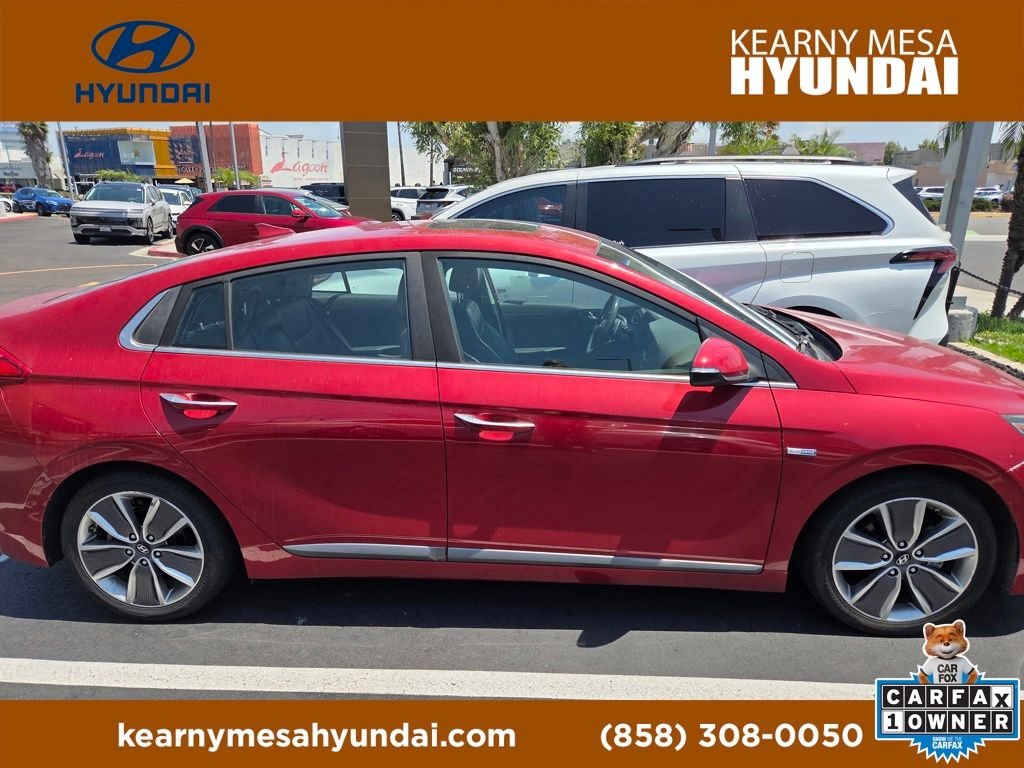 Used 2019 Red Hyundai Limited image 1