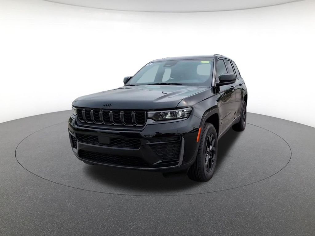 New 2026 Diamond Black Crystal Pearl-Coat Exterior Paint Jeep Altitude image 11