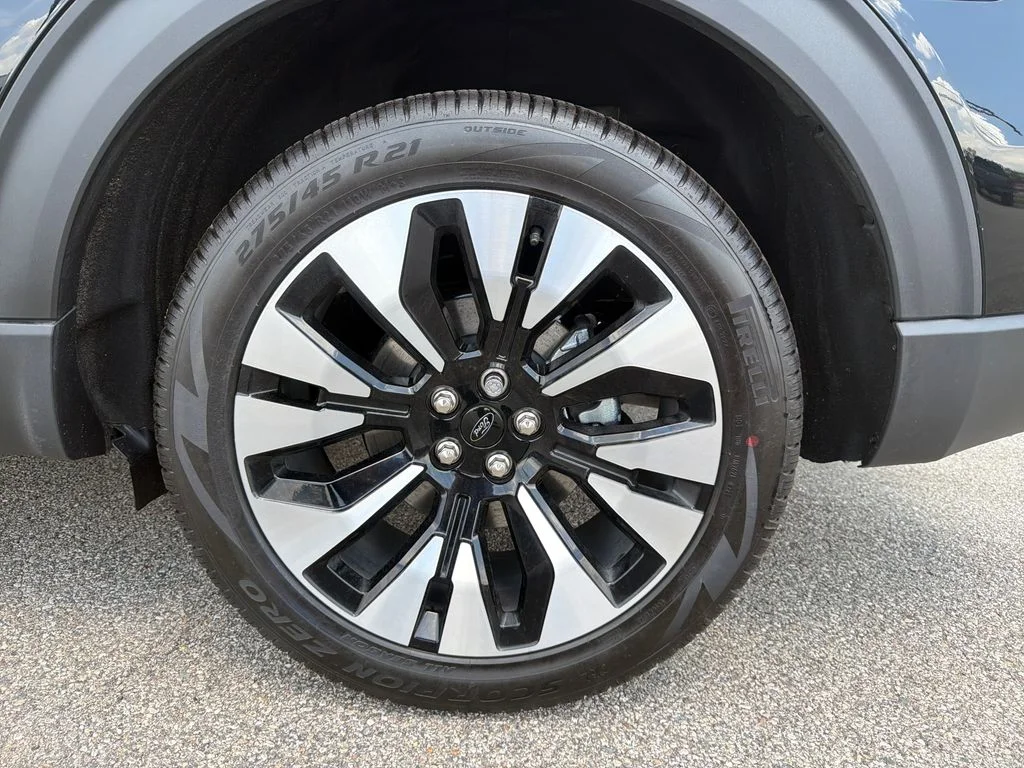 New 2026 Black Ford Platinum image 28