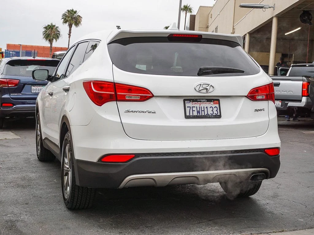 Used 2014 White Hyundai Base image 4