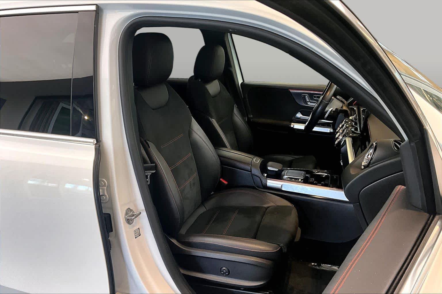Used 2021 Polar White Mercedes-Benz GLB 250 image 9