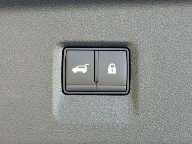 New 2026 RADIANT WHITE INFINITI Luxe FWD image 41