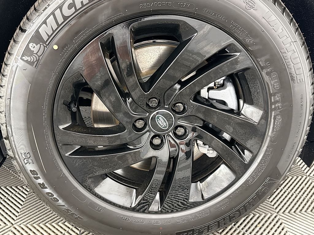 Used 2026 Santorini Black Metallic Land Rover S image 31