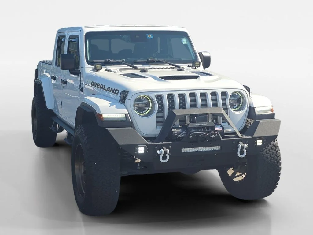 Used 2020 Bright White Clearcoat Jeep Overland image 4