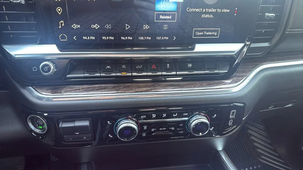 Used 2024 Summit White GMC Elevation image 24