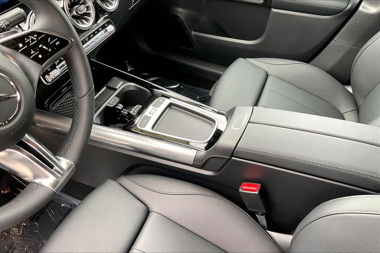 New 2026 Polar White Mercedes-Benz GLA 250 image 9