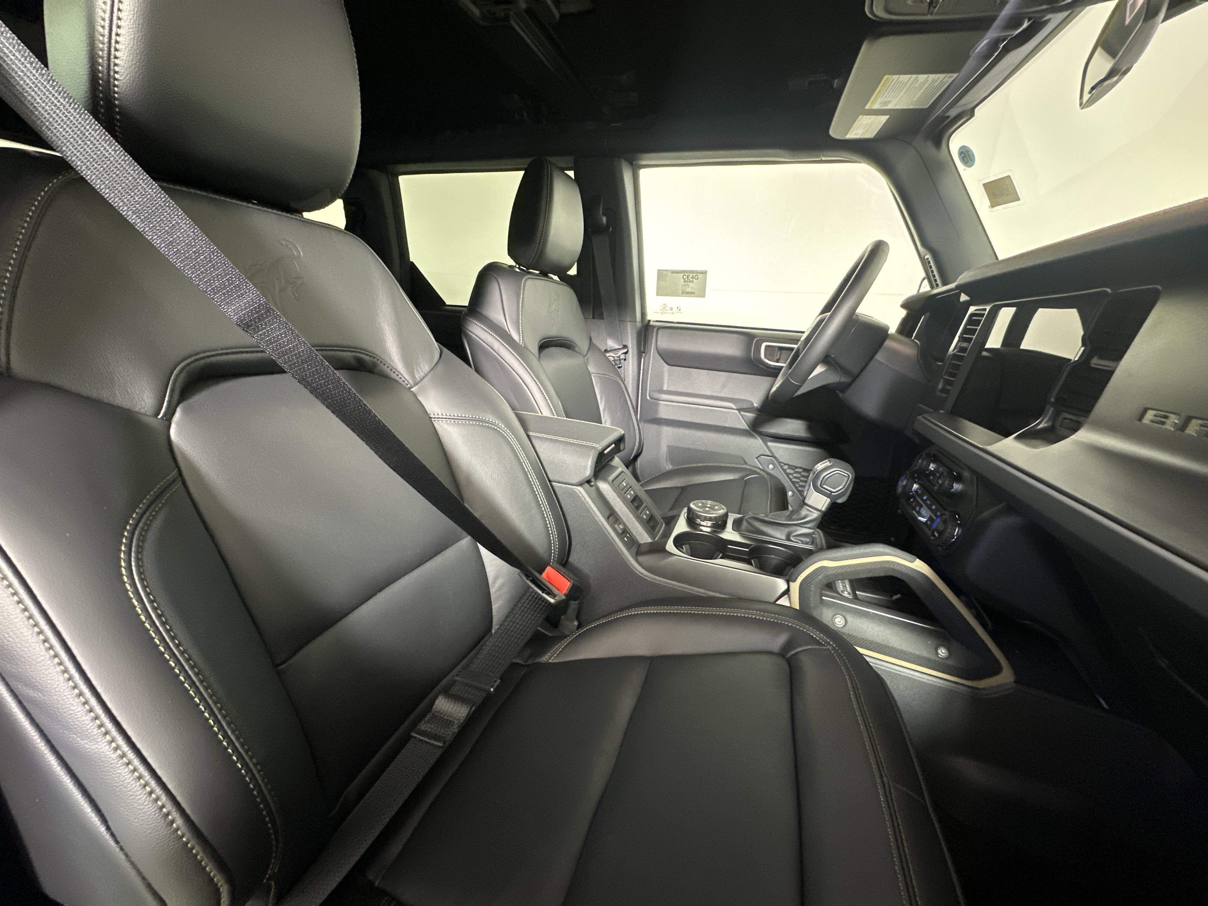 New 2025 CARBONIZED GRAY MET Ford Badlands image 24