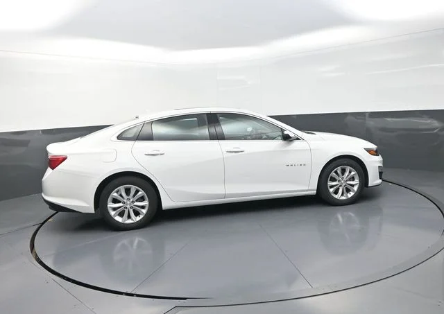 Used 2024 White Chevrolet LT image 9