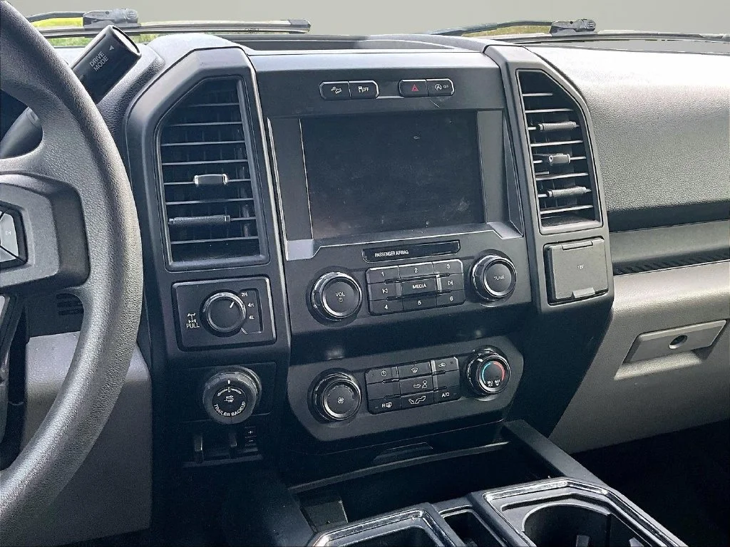 Used 2020 Black Ford XL image 6