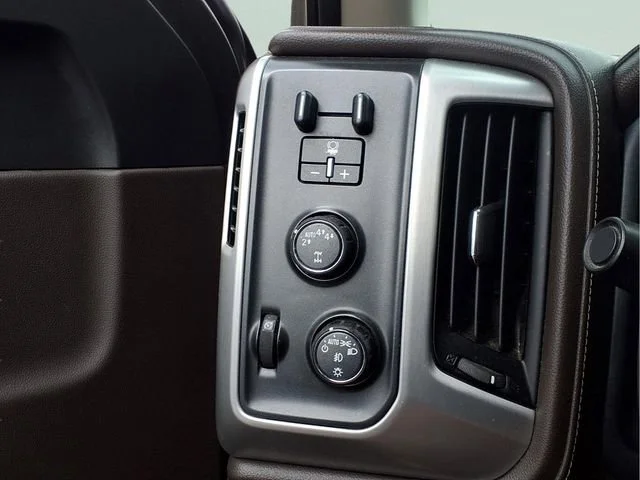 Used 2018 ONYX BLACK GMC SLT image 12