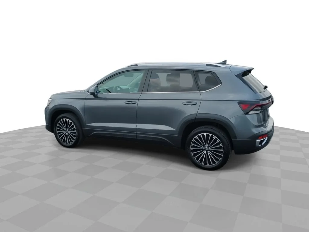 Used 2025 Gray Volkswagen 1.5T SE image 6