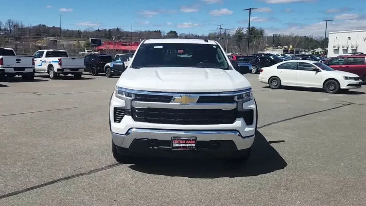 Used 2022 Summit White Chevrolet LT image 3