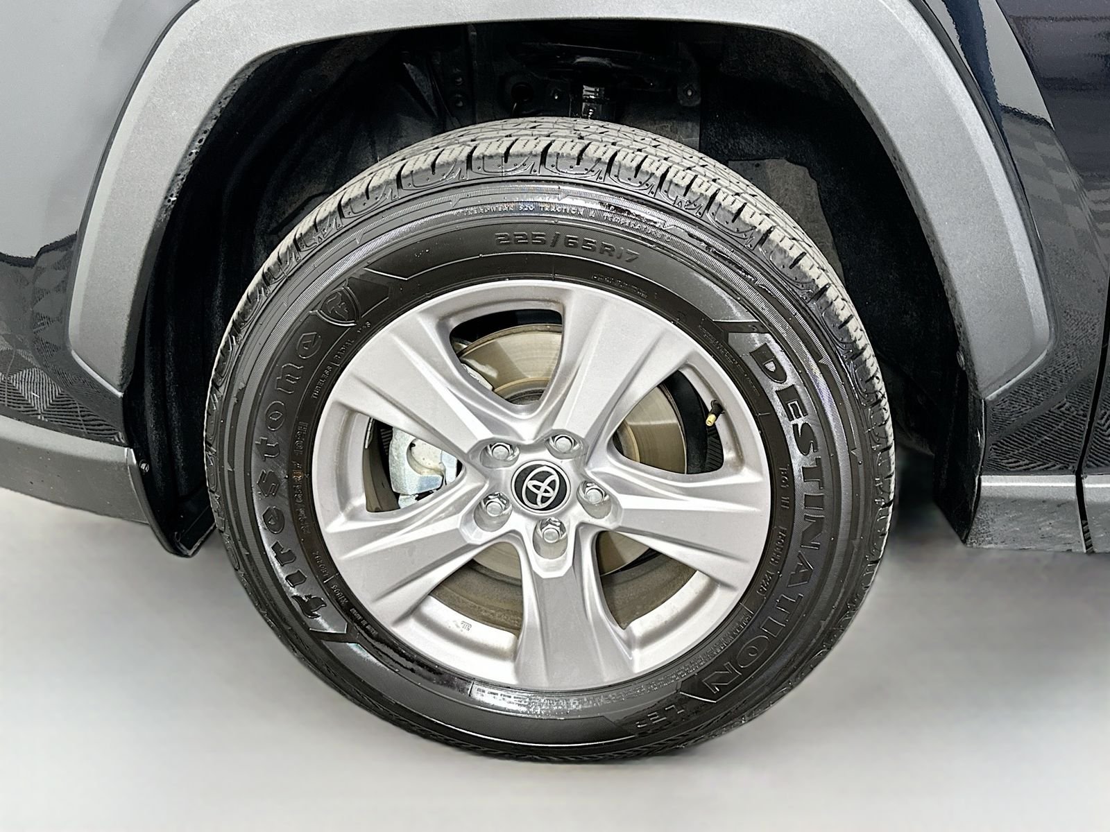 Used 2025 Midnight Black Metallic Toyota XLE image 32
