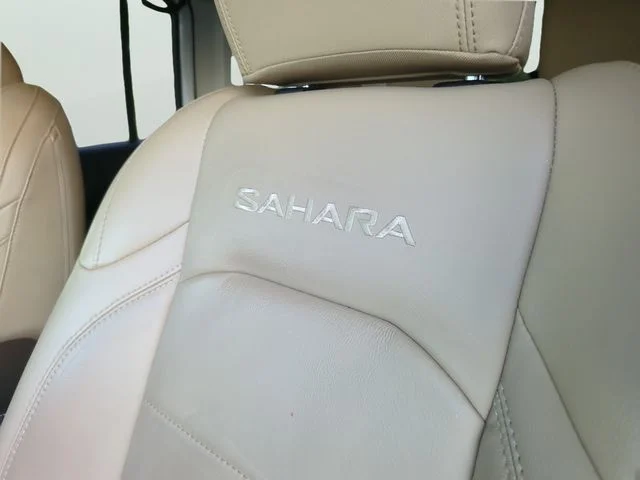Used 2019 White Jeep Unlimited Sahara image 19
