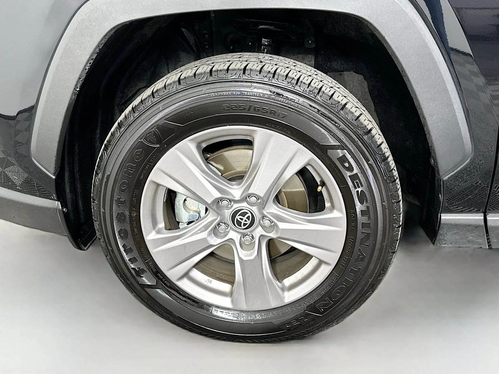 Used 2025 Midnight Black Metallic Toyota XLE image 32