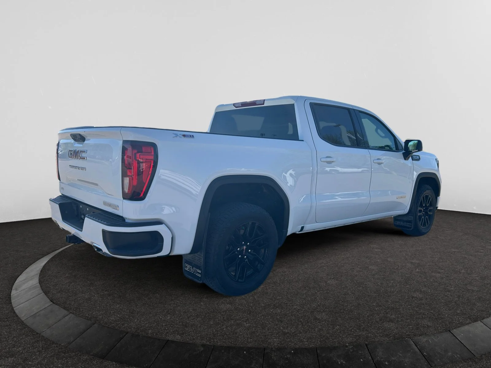 Used 2026 White GMC Elevation Crew 5.3L 4X4 image 5