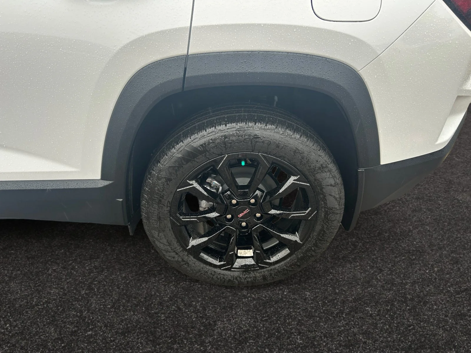 New 2027 Summit White GMC AWD Elevation image 9