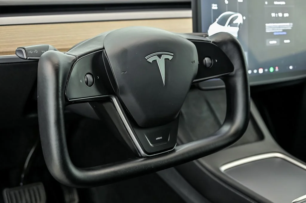 Used 2021 White Tesla Long Range image 16