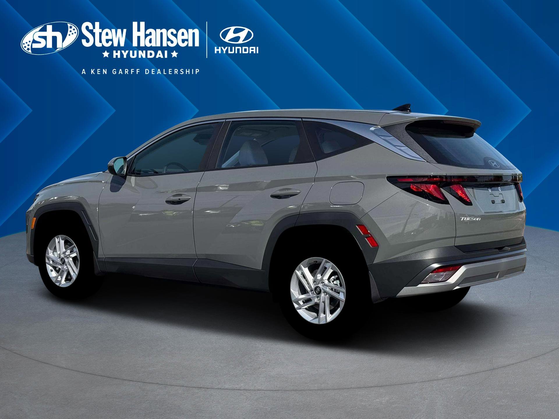 New 2026 Hampton Gray Hyundai SE image 4