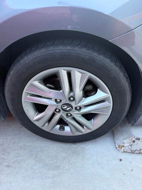 Used 2019 Gray Hyundai Value Edition image 5