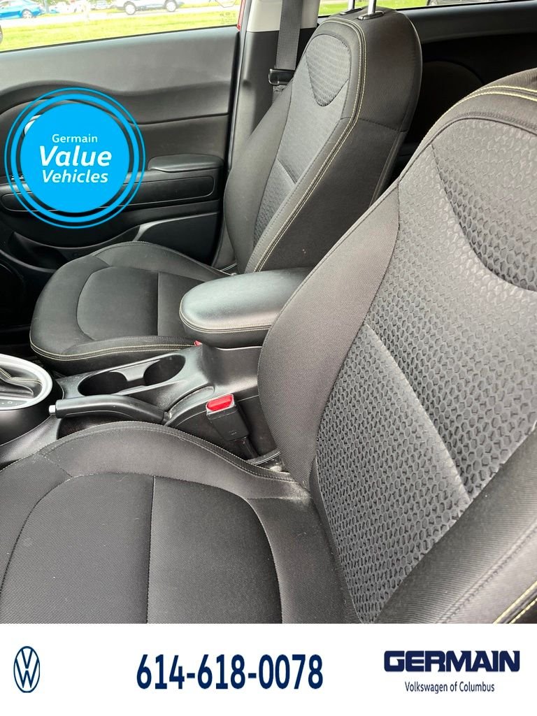 Used 2016 Red Kia Plus image 19