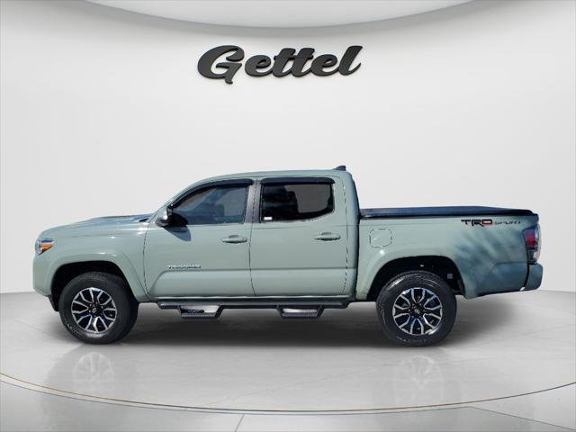 Certified Used 2022 LUNAR ROCK Toyota  image 8