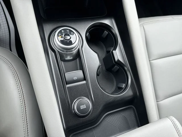 New 2026 Star White Metallic Tri-Coat Ford Active image 23