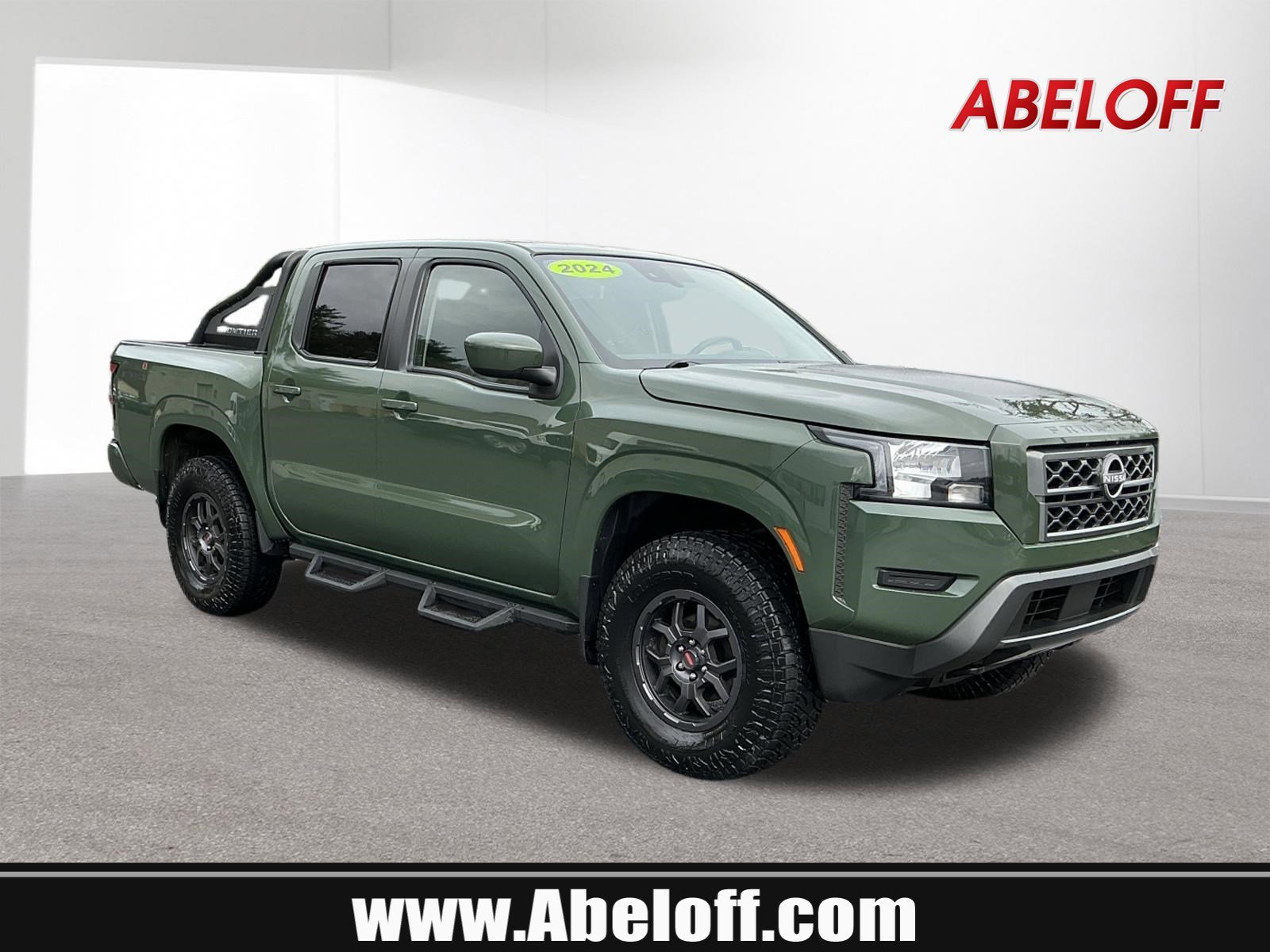 2024 Nissan Frontier SV Crew Cab 4X4 SWB's photo