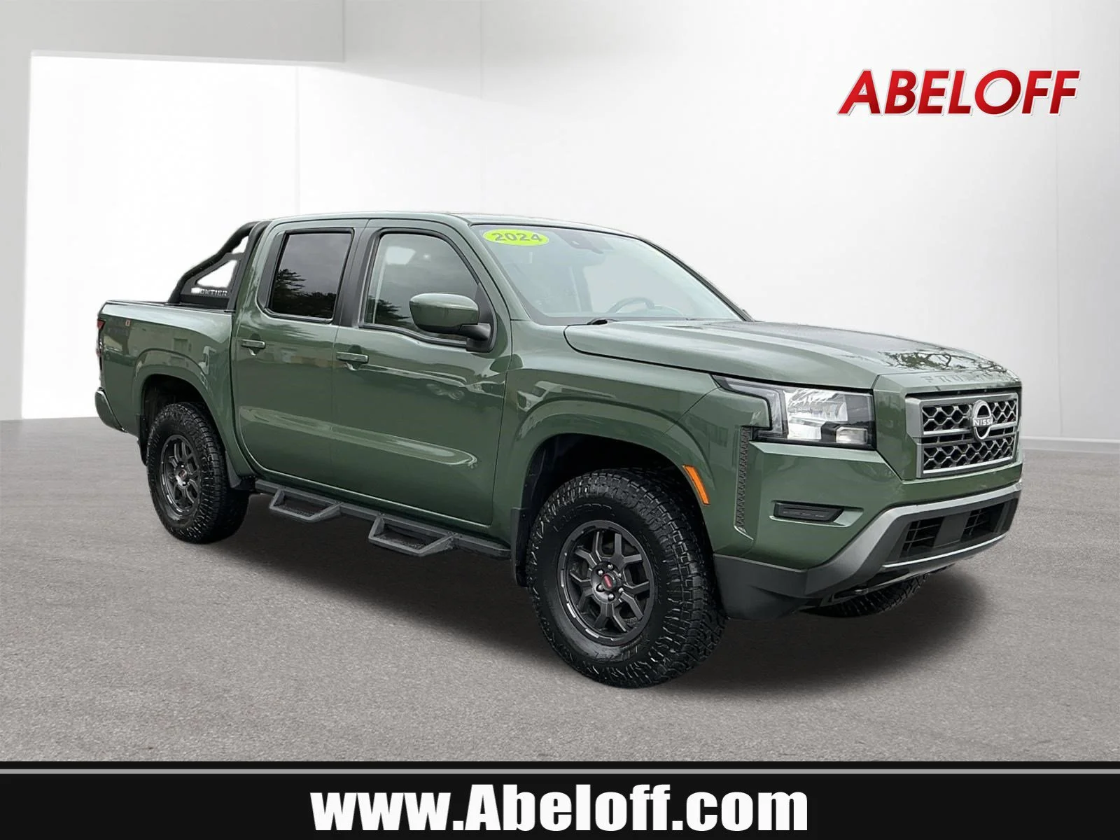 2024 Nissan Frontier SV Crew Cab 4X4 SWB's photo