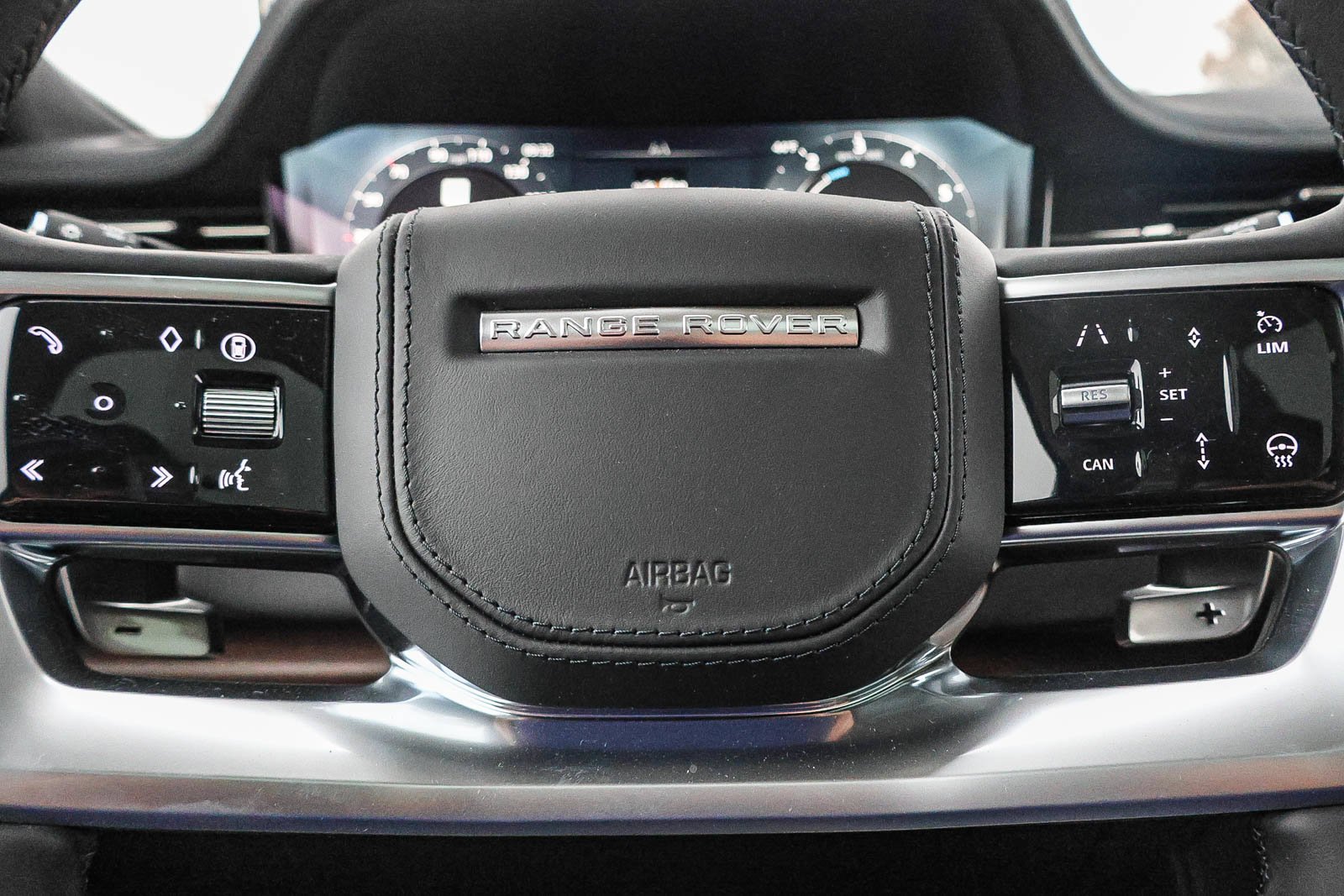 2025 Land Rover Range Rover SE - Photo 32