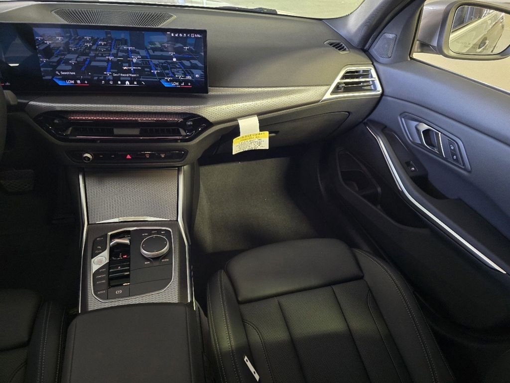2025 BMW 3 Series 330i - Photo 9