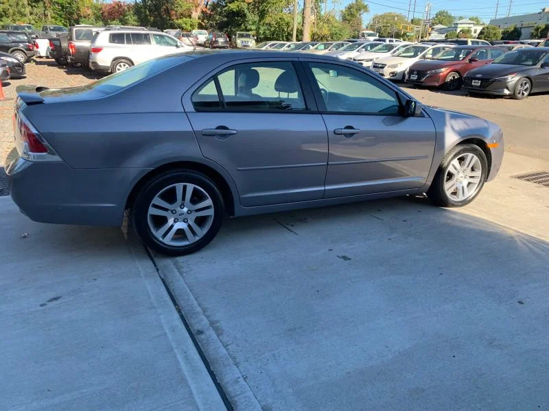 Used 2007 Gray Ford SE Sedan 4D image 14