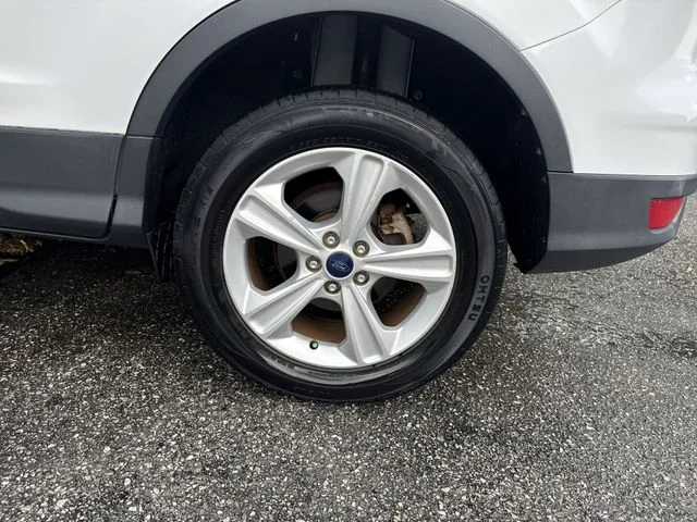 Used 2014 White Ford SE image 31