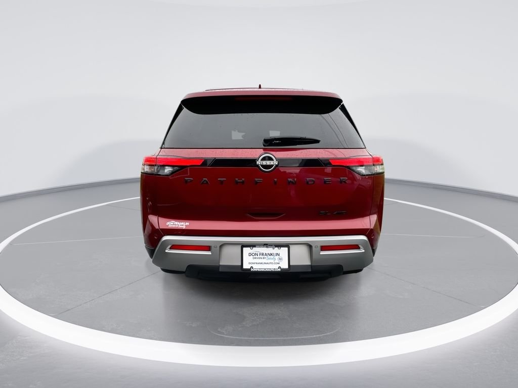 Used 2022 Red Nissan SL image 4