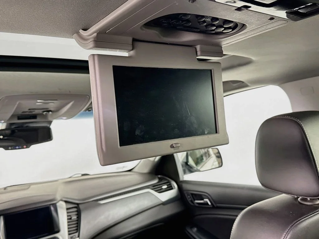 Used 2018 Silver Ice Metallic Chevrolet Premier image 27