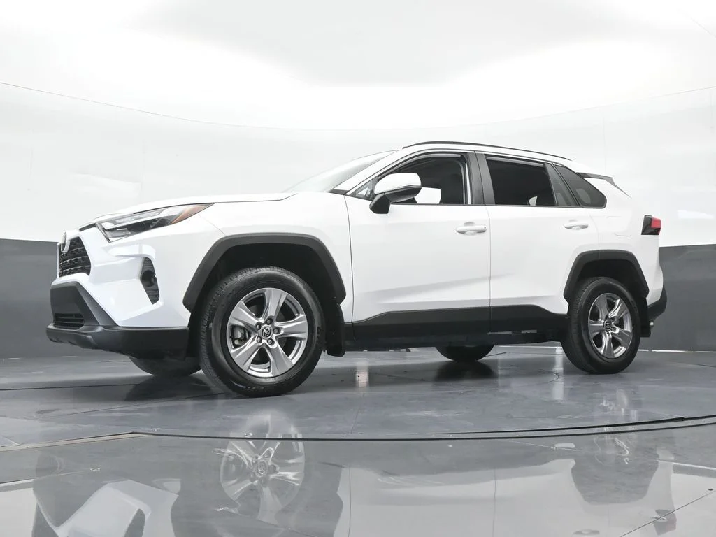 Used 2025 Ice Toyota XLE image 50