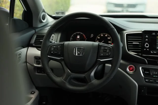 New 2026 Platinum White Pearl Honda RTL image 35