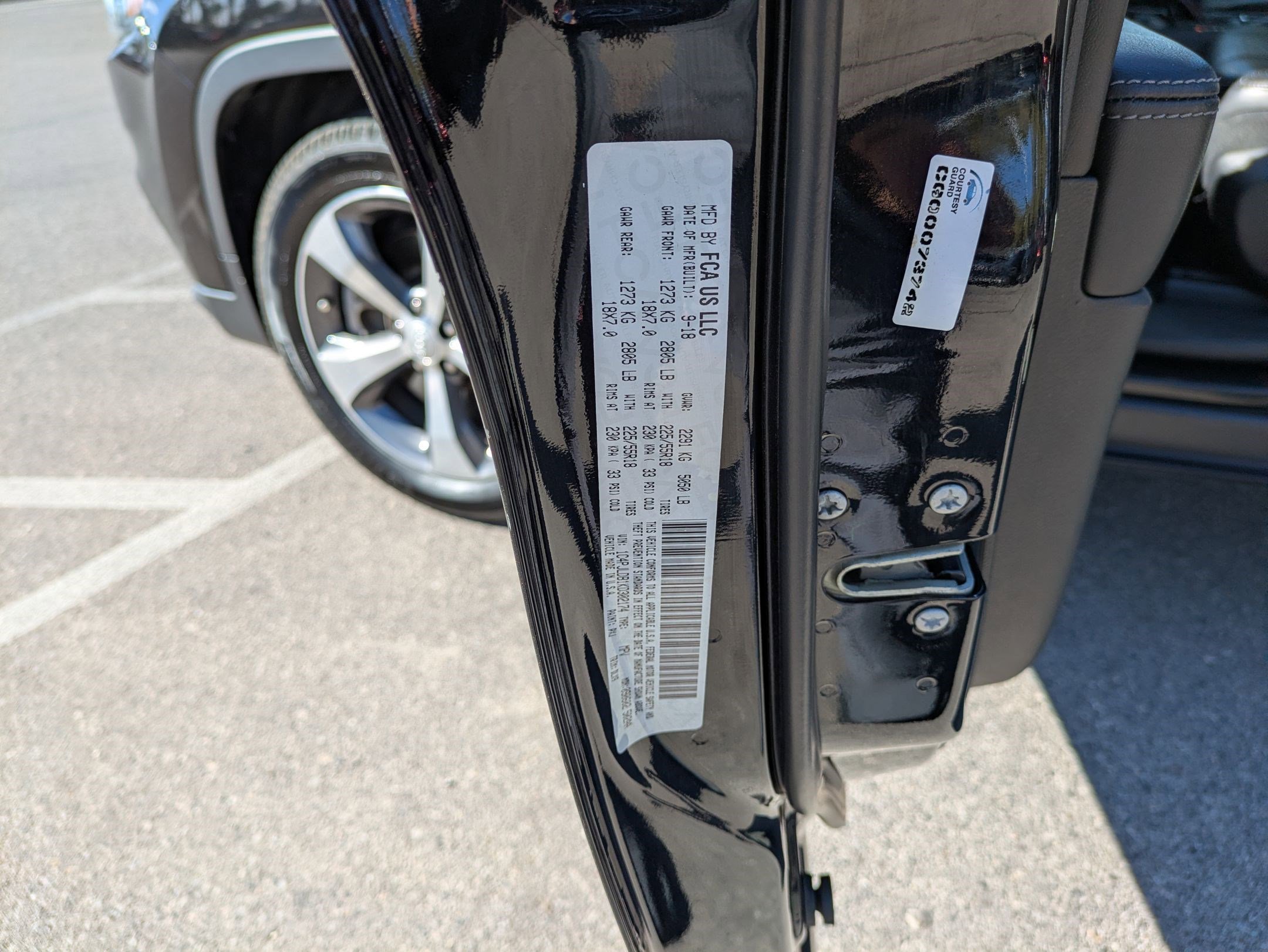 Used 2019 Diamond Black Crystal Pearlcoat Jeep Limited image 32