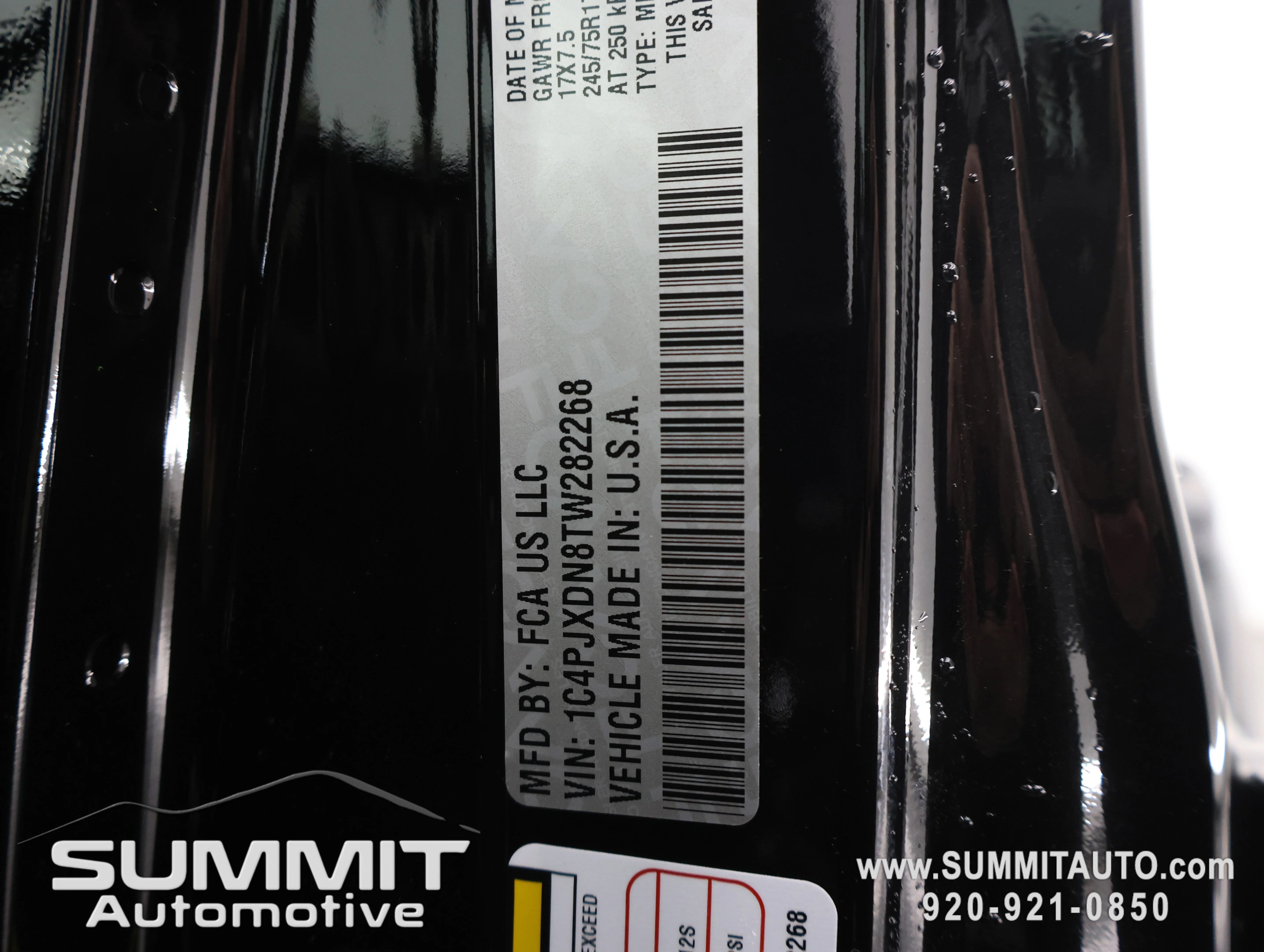 New 2026 Black Clear-Coat Exterior Paint Jeep 85th Anniversary Edition image 65