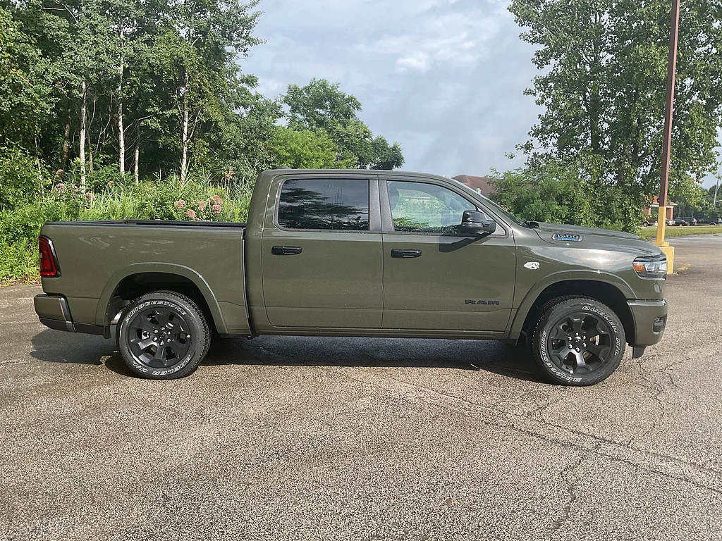 New 2026 Tank RAM Big Horn Crew Cab 4x4 5