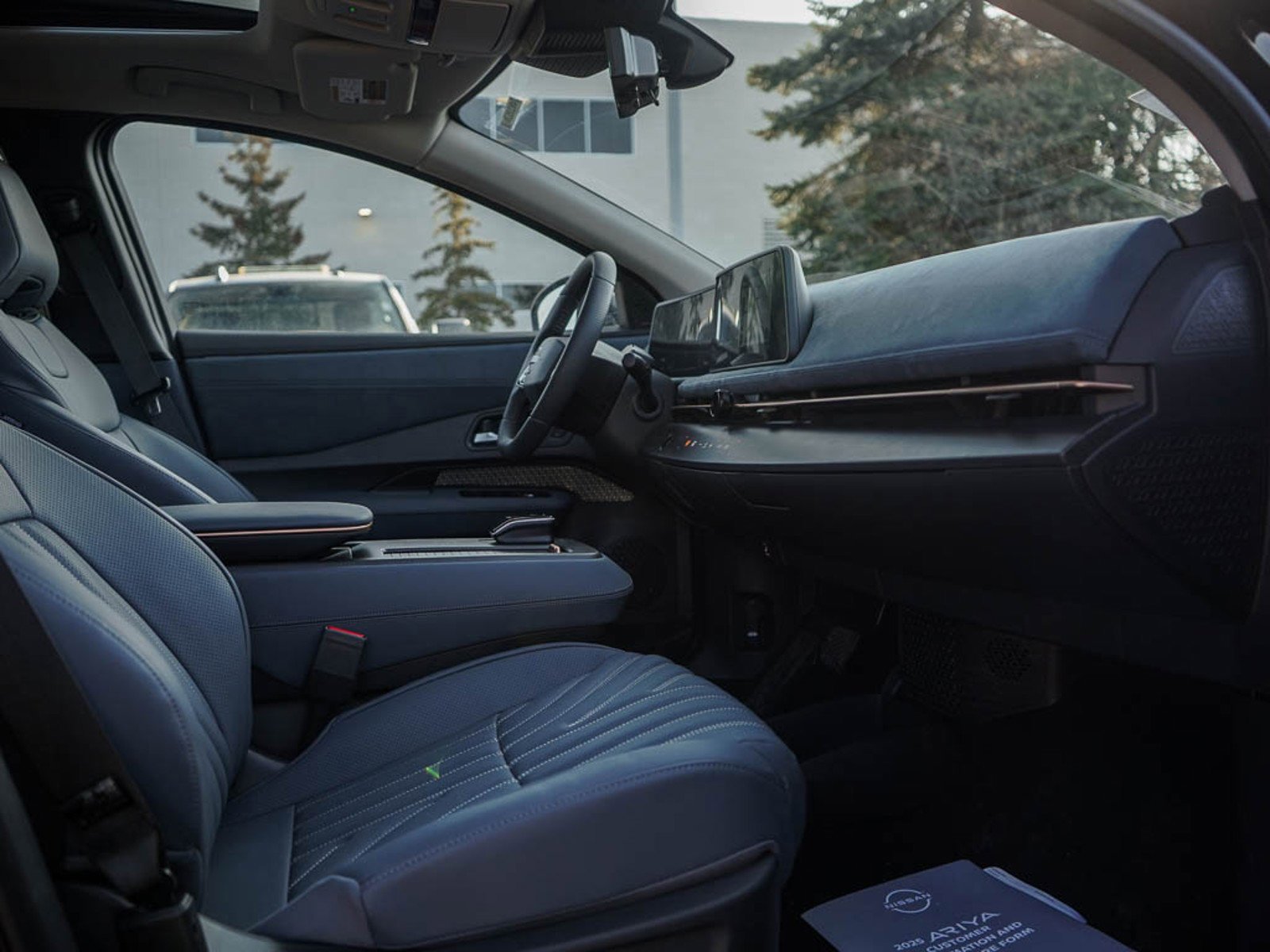 2025 Nissan ARIYA Platinum+ - Photo 11