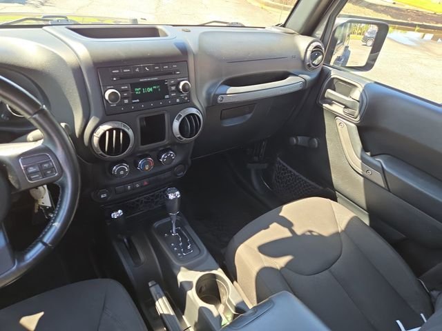 Used 2017 Gray Jeep Unlimited Sport image 19