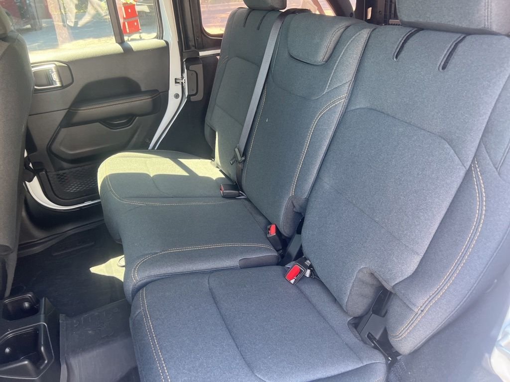 2024 Jeep Wrangler 4-Door Sahara - Photo 16