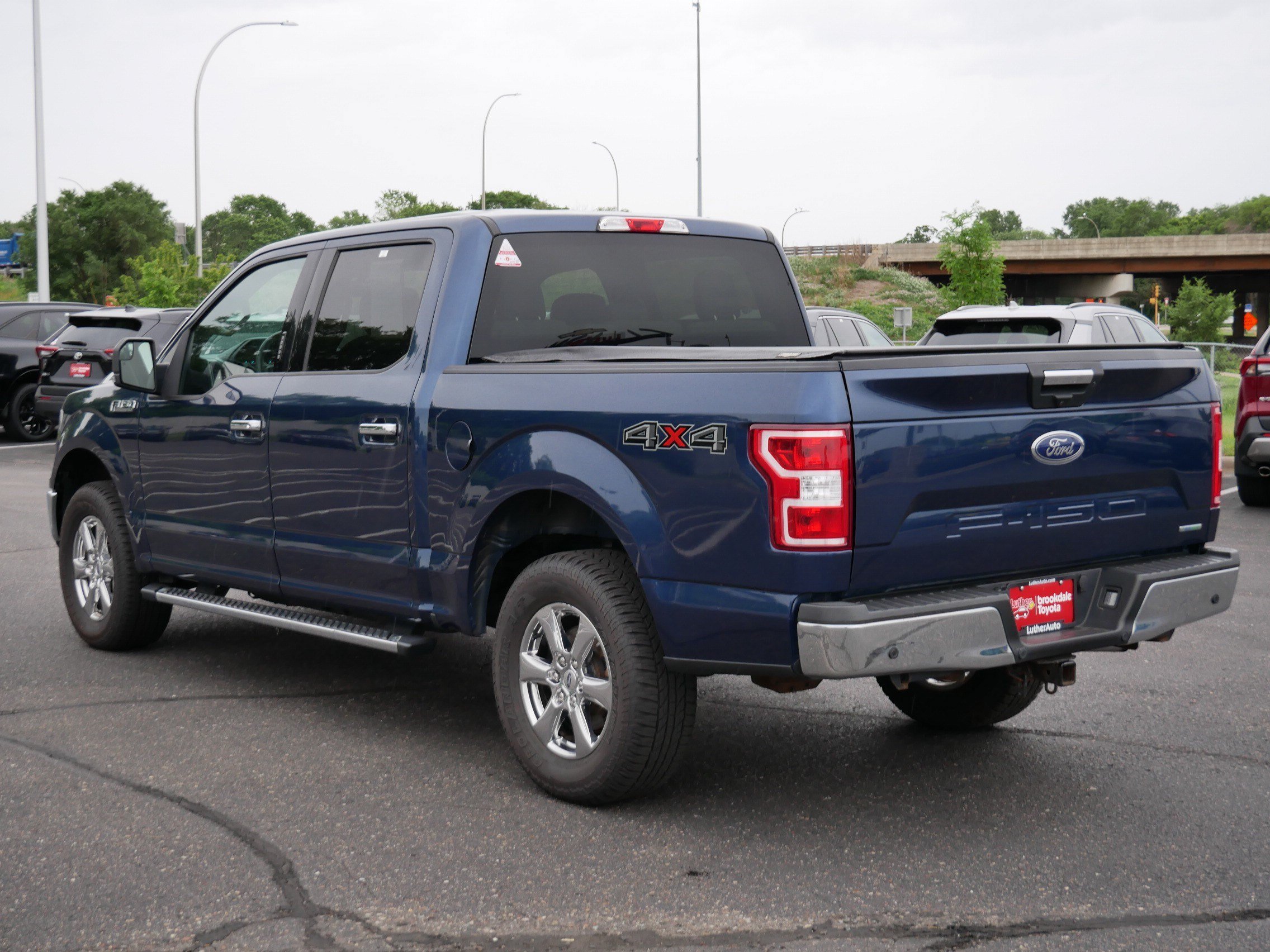 Used 2018 Blue Jeans Metallic Ford XLT image 5