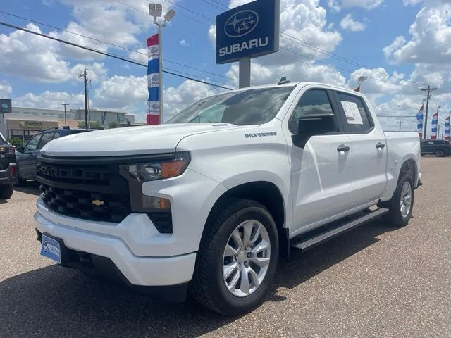 Used 2025 White Chevrolet Custom image 3