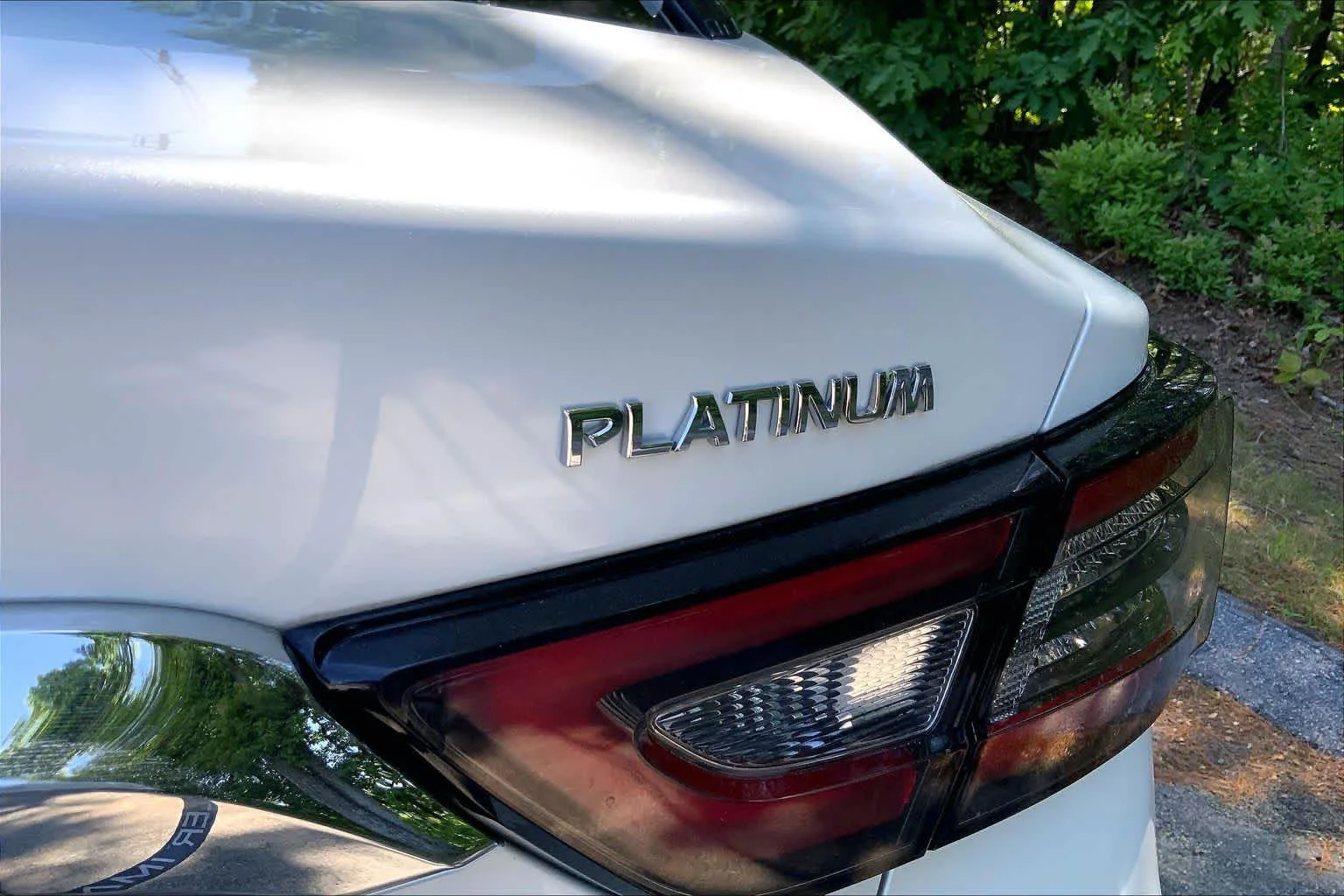 Used 2019 Pearl White Tricoat Nissan Platinum image 10