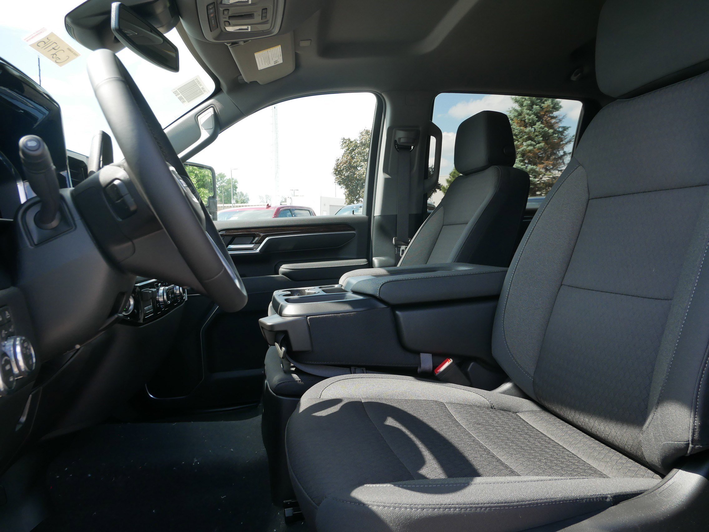 New 2026 Summit White GMC SLE image 4