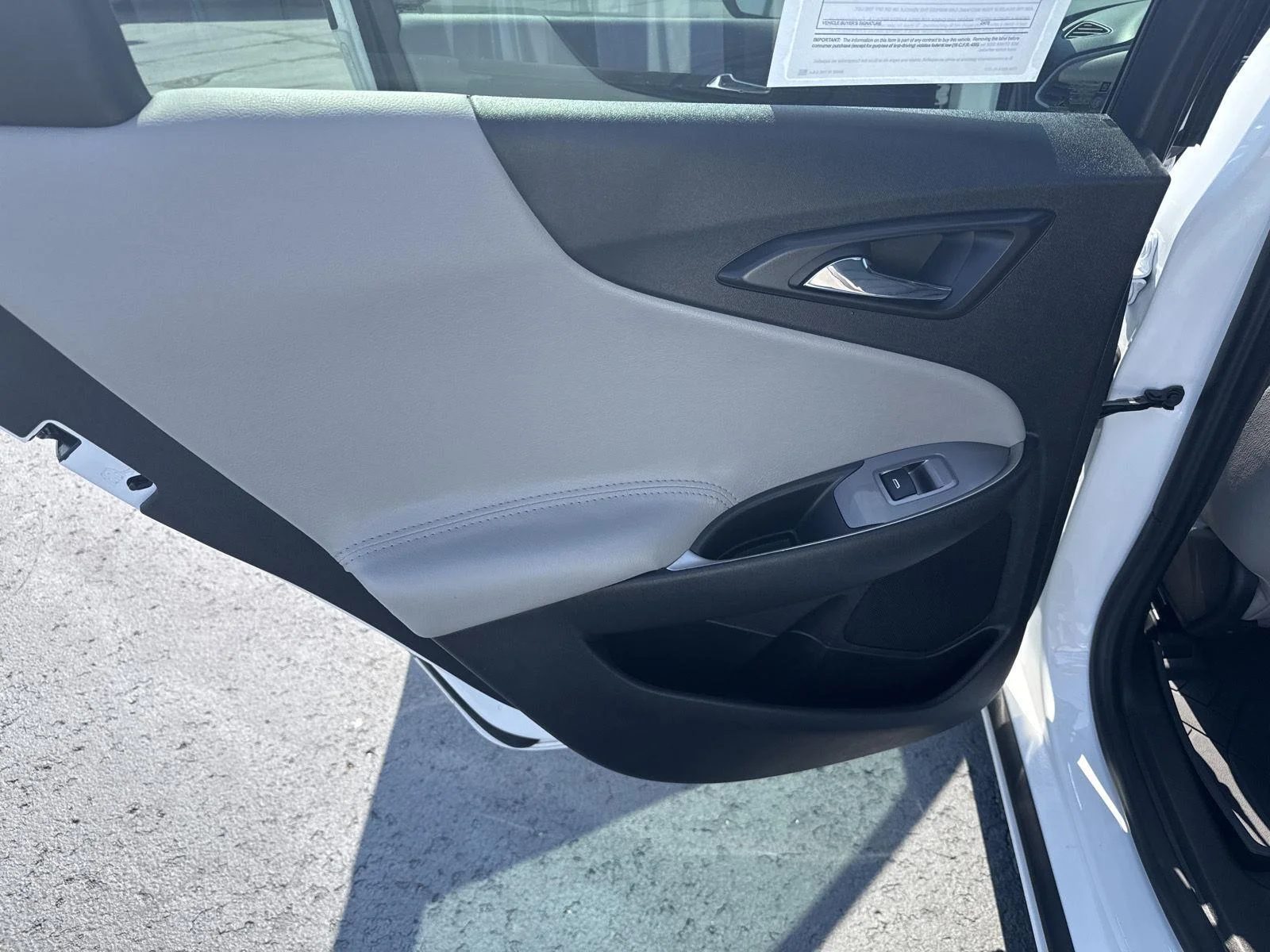 Used 2023 SUMMIT WHITE Chevrolet LT image 11