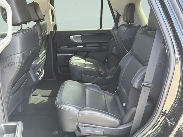 Used 2025 Black Ford Platinum image 33